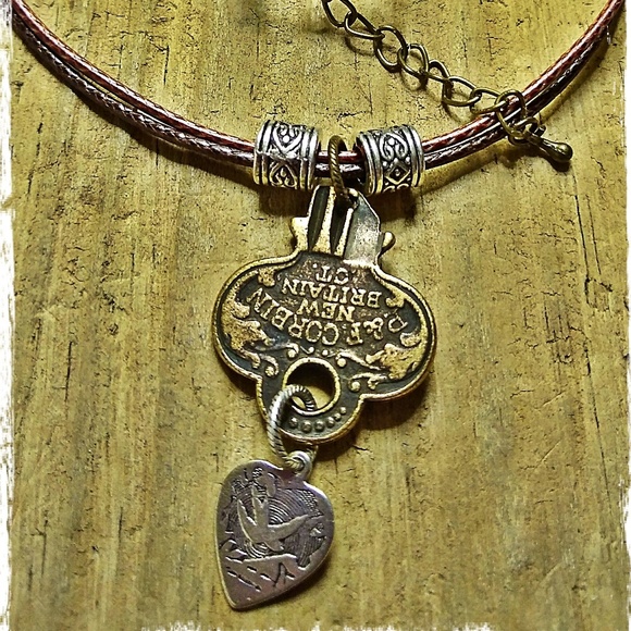 Antiqued Vintage Key & Sparrow Necklace - Picture 7 of 7